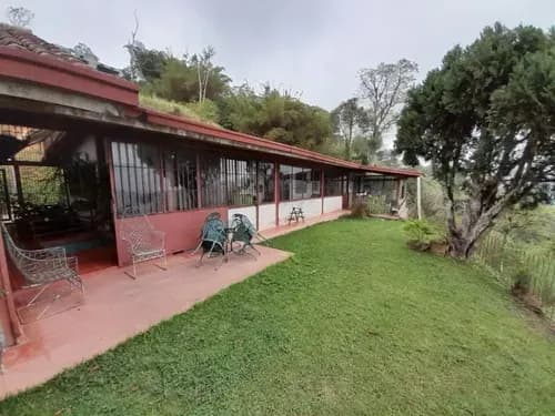 Best House Vende Casa Con Gran Extensión De Terreno Cortada Del Guayabo, Miranda.