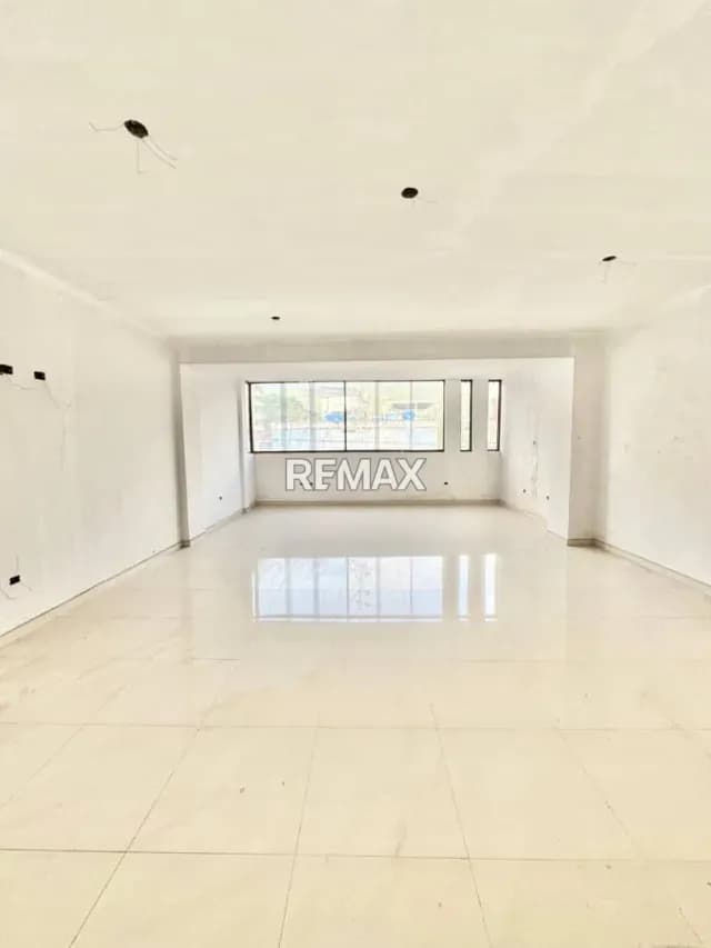 EDIFICIO COMERCIAL O RESIDENCIAL EN BARRIO OBRERO A LA VENTA