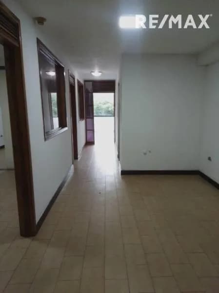 En Venta Oficina Residencias El Parque Av. 19 de abril