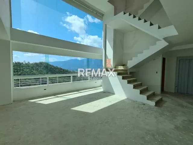 Venta Penthouse Dúplex con terraza en obra gris, El lienzo perfecto en las alturas, excelente zona residencial en municipio El Hatillo