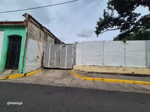 En Venta Terreno En La Av Cedeño 12-03