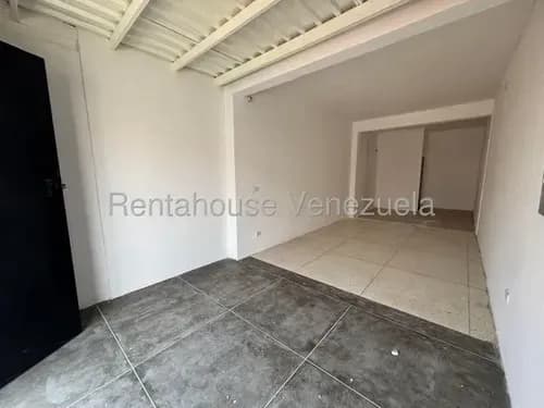 Local De 30m² En Esquina: Alto Tráfico, Ubicación Estratégica Al Oeste Y 2 Baños @eloisabermudez.rah