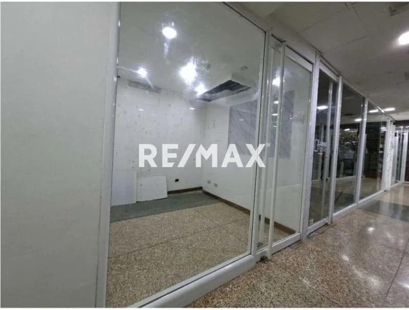 LOCAL EN ALQUILER 5.44 MTRS2 EN LAS MERCEDES