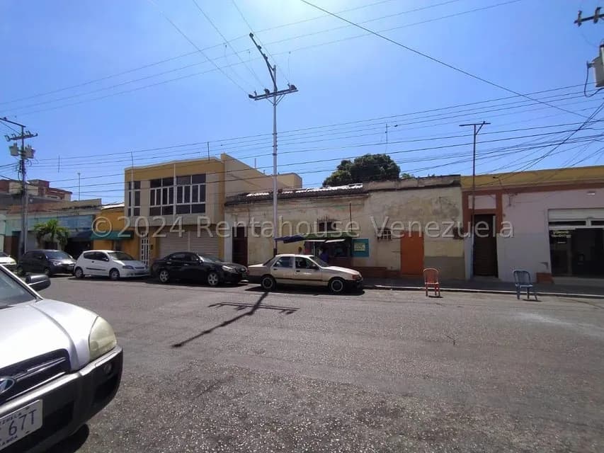 Terreno (Comercial) en Venta en Avenida Miranda, Aragua