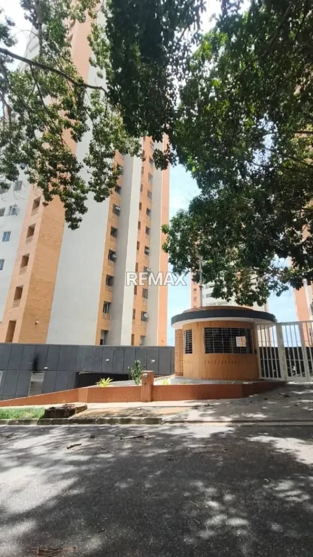 Alquiler de apartamento Moderno en el Parral con planta total