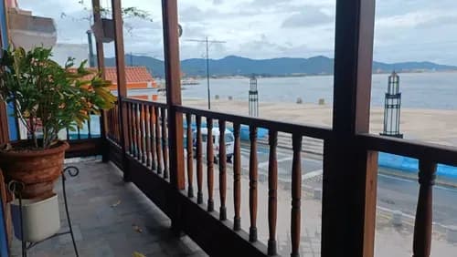 Venta Casa Comercial Colonial, En Pleno Malecón De Puerto Cabello, 245m2 -turística, Donde Puede Funcionar Perfectamente Restaurante De Horario Extendido, Posada, Hotel, Café. Rg