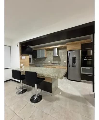 Apartamento En Alquiler 95 M2 - Urb Santa Mónica