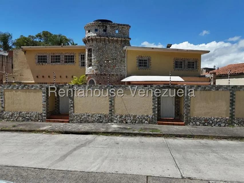 Casa (Duplex) en Venta en Las Palmas, Distrito Metropolitano