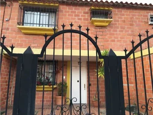 En Venta: Townhouse Urb. Sausalito, Llano Alto, Carrizal