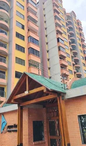 Eds Vende Apartamento Guaparo Norte, La Granja, Naguanagua - Via-180