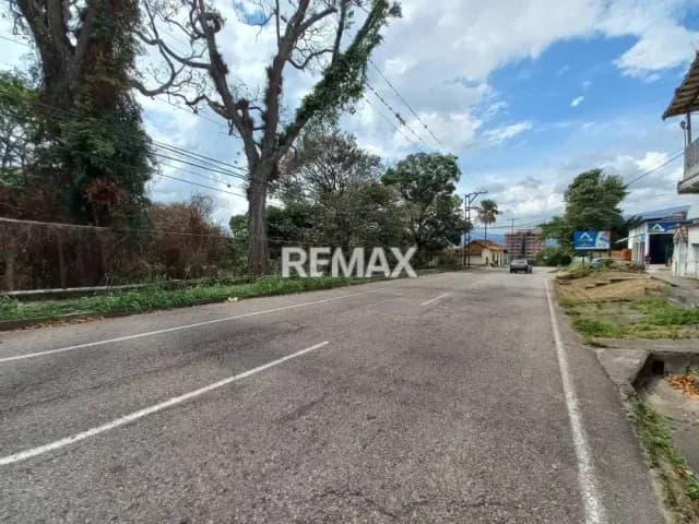 Terreno en venta Av. Las Pilas