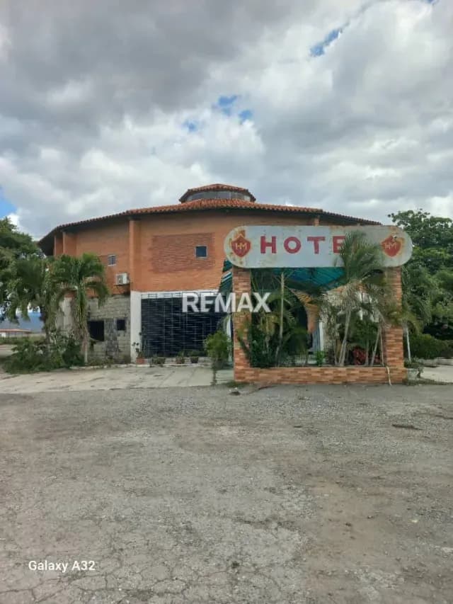 VENTA DE HOTEL TURISTICO EL MARAÑON