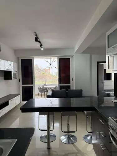 Moderno Apartamento En Exclusiva Semi Amoblado Urb. Las Chimeneas, Res. Monreale, Planta 50%. A1. Solo Clientes