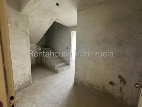 Y.t. Apartamento En Venta, Las Mercedes Mls #26-2784