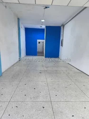 Raíza Suárez Alquila 2 6 9 6 7 2 Local Comercial De 65m2 Ideal Para Diversos Tipos De Negocios, Alto Flujo De Personas Y Visibilidad, Ubicado En El Centro De Barquisimeto