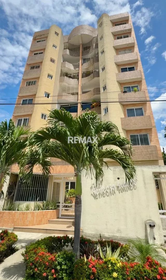 EXCLUSIVO APTO PRECIO DE OPORTUNIDAD - Venecia Palace urb Agua Blanca