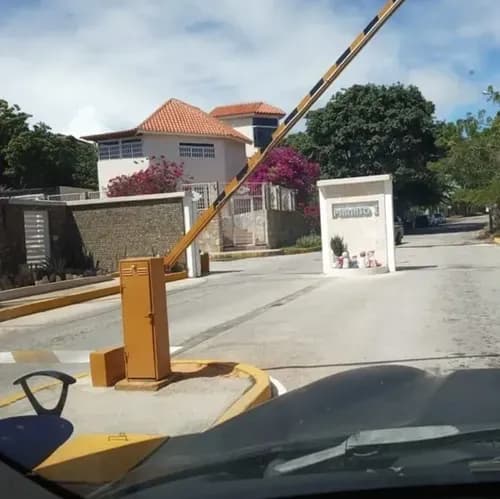 Venta Terreno En Una De Las Mejores Zonas De La Isla Cerca De Playas, Restaurantes, Comercios, Todos Los Servicios, Urbanizacion Cerrada,