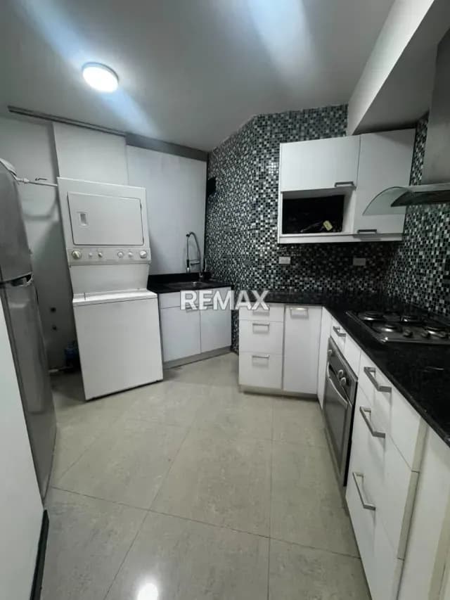 ALQUILO APARTAMENTO EN RES. SOFIA PALACE