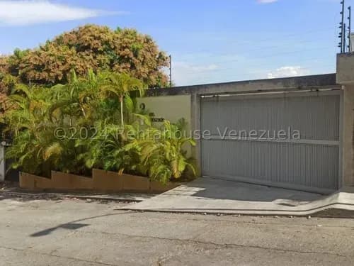 Casa De 5 Plantas Con Ascensor, 1 Apto De 500 Mtrs Y 2 De 250 Mts + Un Anexo De 50 Mts Y Una Planta De Areas Comunes La Florida 24-22817