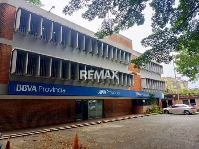 OFICINA EN VENTA - URB. MONTALBÁN