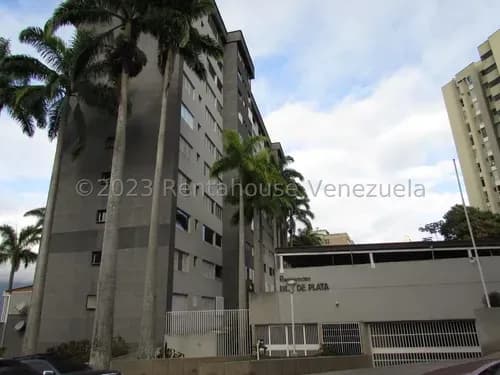 Apartamento En Alquiler Vista Al Avila En Los Naranjos Del Cafetal Yf 26-14440