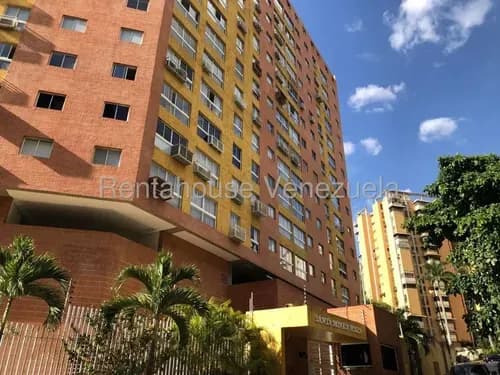 Apartamento En Alquiler, Urb. Colinas De Santa Monica
