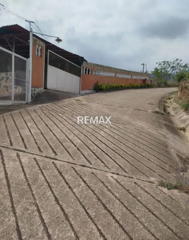 Venta de Parcela de 1,5 hectáreas en Aguirre