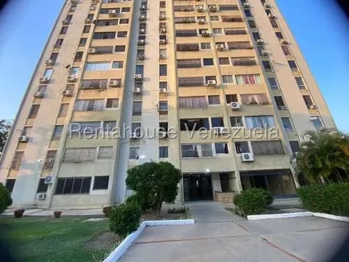 María Valera Vende Exclusivo Apartamento En Las Trinitarias Barquisimeto, Remodelado Con Visión De Diseño Vanguardista,
