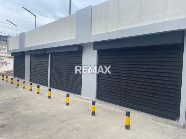 Local comercial en alquiler en la Urbanización San Francisco, Calle 158