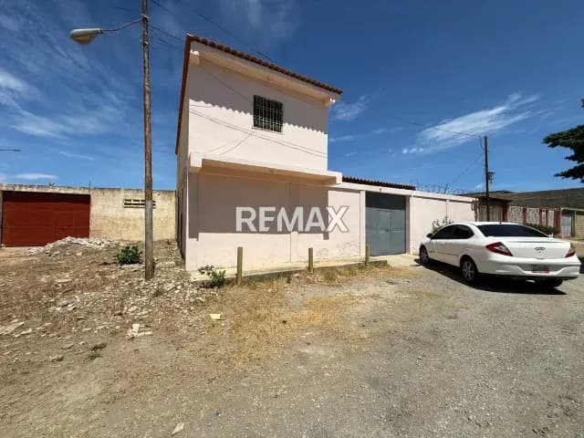 En venta inmueble. Casacoima. Pto Fijo.
