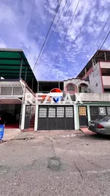 SE VENDE CASA EN BARRIO SUCRE