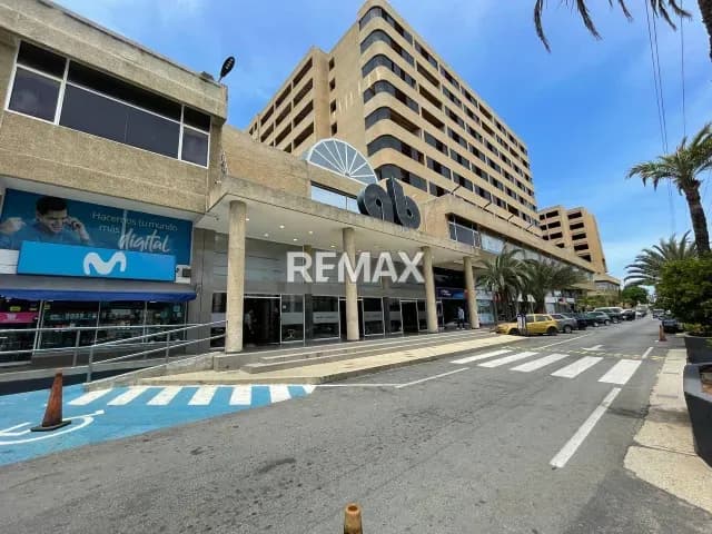 EN ALQUILER HERMOSO, ESPACIOSO Y ESTRATEGICO LOCAL EN EL CENTRO COMERCIAL AB, URB PLAYA EL ANGEL, ISLA DE MARGARITA
