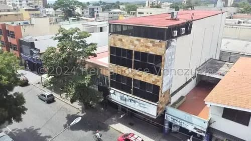 Daniela Linarez Vende Espectacular Edificio Comercial Con 4 Pisos De Construcción, Ascensores De Carga, Local Comercial, Santamaría Blindada, Ubicado En El Centro Barquisimeto