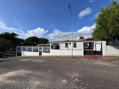Casa (un Solo Nivel) En Venta Urb Las Orquídeas Av Ferrero Tamayo, Pueblo Nuevo San Cristóbal Mg573