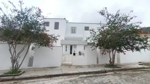 Espectacular Townhouse En Colinas De Guataparo Res. Villa Lago Planta Eléctrica Total Yt