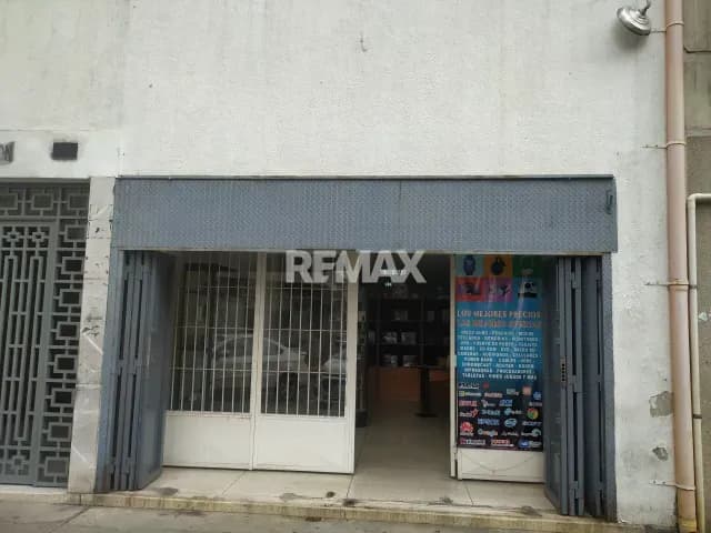 Local Comercial en venta a 50mts de Av. Fuerzas Armadas