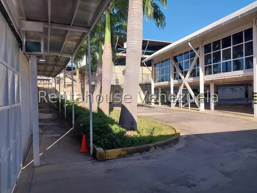 Comercial (Galpon - Deposito) en Alquiler en Rio Tuy, Miranda