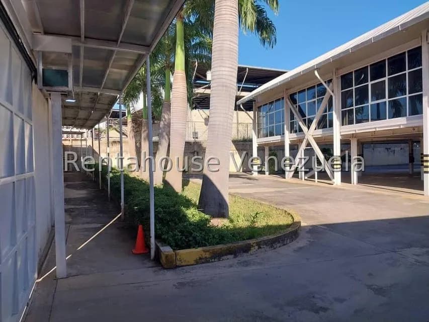 Comercial (Galpon - Deposito) en Alquiler en Rio Tuy, Miranda