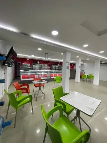 Vendo Panadería, Pastelería Y Luncheria Fondo De Comercio Ubicado En La Michelena Av Principal. Produciendo. Rg