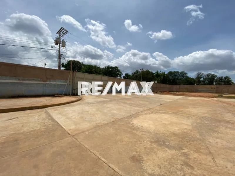 Terreno Galpón en Venta Los Robles