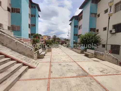 Venta Cómodo Y Acogedor Apartamento De 80 M2 Con Pozo Propio Y Vigilancia En Patarata Barquisimeto, Lara * 26- 21371 Aa