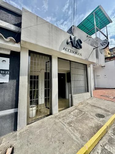 Local En Alquiler - Barrio Obrero - Calle 15