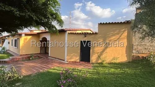 Venta Casa En Urbanización Privada Los Rastrojos Con Espectacular Jacuzzi Cabudare Asesora Mehilyn Perez