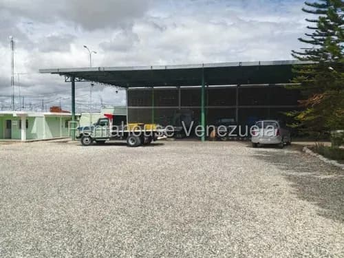 Daniela Linarez Vende Excelente Lote De Terreno Con 3 Bombeos, Tanque Australiano 160.000 L, Laguna Con Corrales, Área Techada, 6 Invernaderos, 2 Galpones, Casa Con 2 Habitaciones, 2 Baños, Quíbor