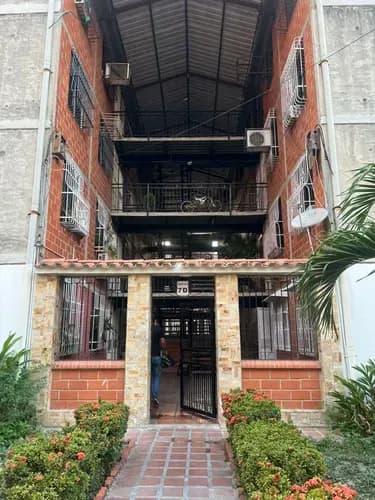 Apartamento En Alquiler Ubicado Cerca Súper Lider Sector Los Samanes Sin Amoblar