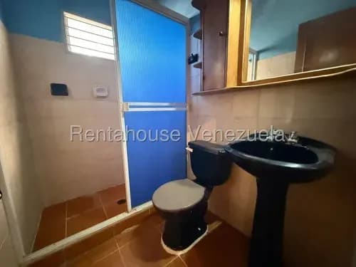 Sorangel Vargas Vende Amplia Casa Con Tanque Subterraneo Zona Norte Barquisimeto Mls #26-16098