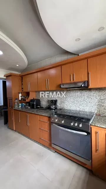 Venta amplio apartamento en sabana larga Valencia