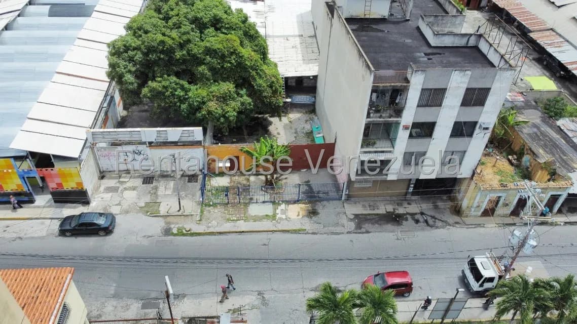 Comercial (Galpon - Deposito) en Alquiler en Centro, Lara