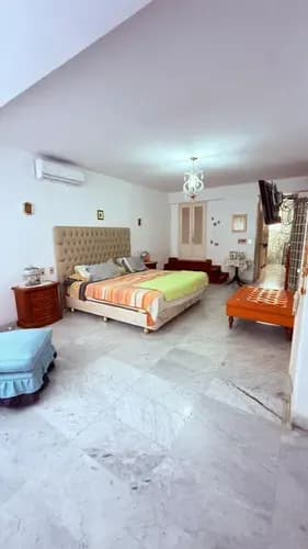 1.100 M2 De Terreno Y 560 M2 De Construcción. 4 Amplios Dormitorios Con Baños Privados Y Acabados De Lujo. Planta Baja Integrada Con Salón, Comedor, Cocina Y Estudio. Piscina Con Jacuzz