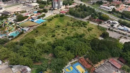 En Venta Parcela De 37,000 M2 En Mañongo, Calle De Dunas Con Acceso Directo Desde El Distribuidor Mañongo, La Redoma Guaparo Y La Av. Salvador Feo La Cruz. Rg